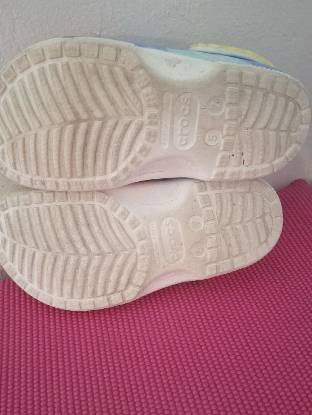Crocs Women's Tie-Dye Slip-On Clog - Pastel Yellow Blue Pink Size 7